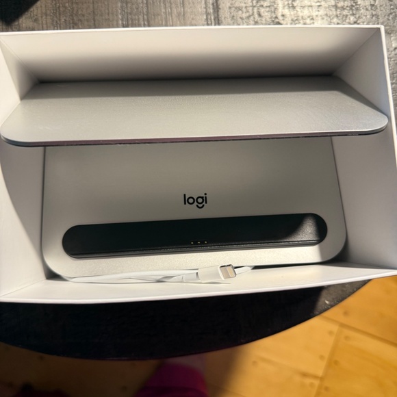 Logitech IPad Pro Base- Never Used- In Box - Picture 3 of 3